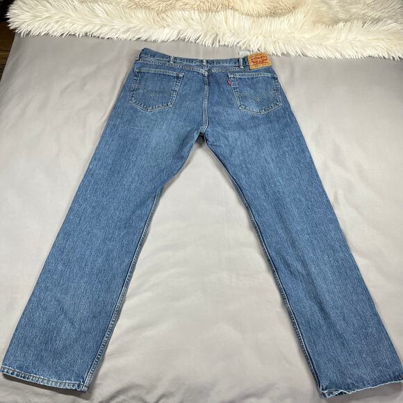 Levi's 505 Jeans Mens 40X34 (*40X32.5" actual)Medium Wash Blue Straight Fit - Picture 2 of 9